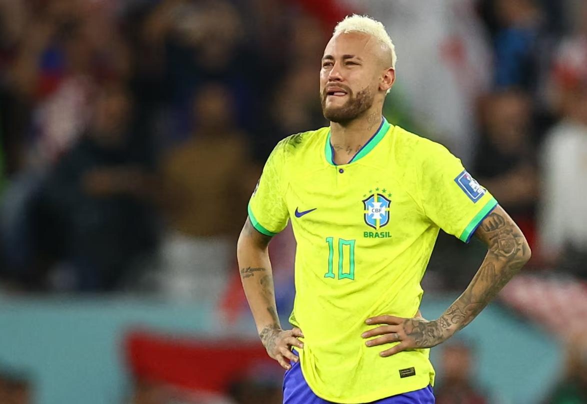 Dap truc thang hoi quan, Neymar bat ngo nhap vien khan hinh anh