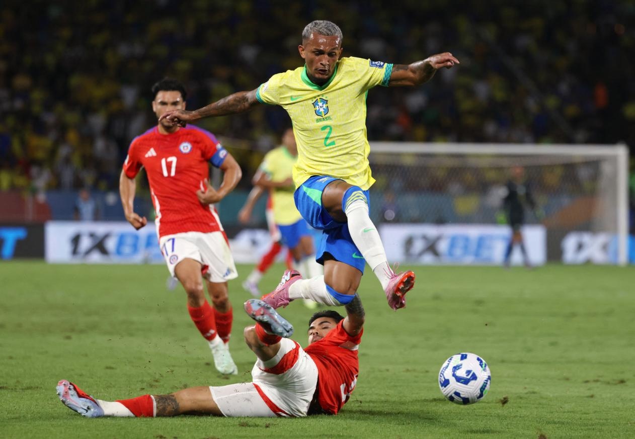 Sao Brazil chinh thuc chia tay World Cup hinh anh