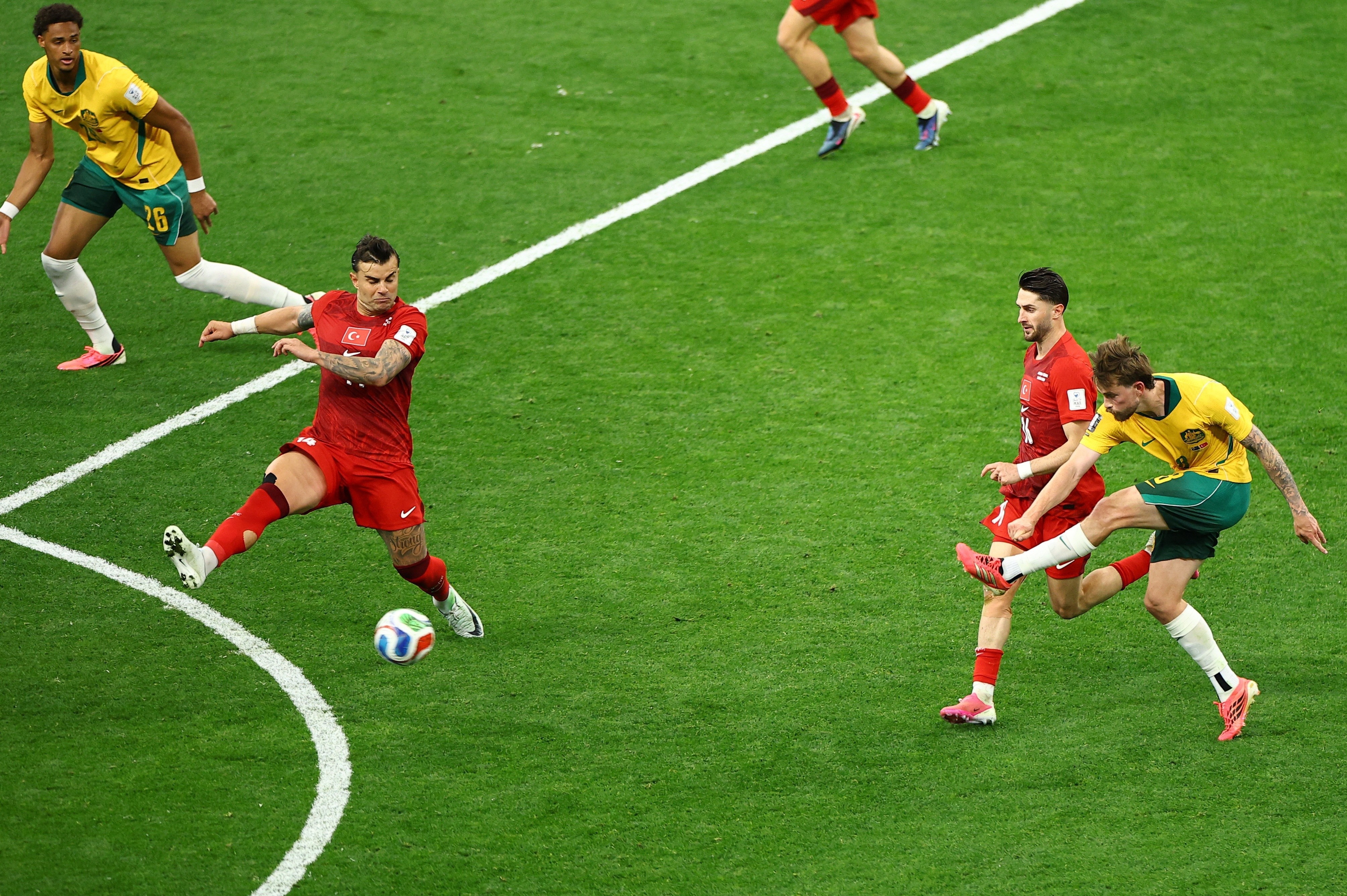 Australia 2-0 Tho Nhi Ky: Nhan doi cach biet hinh anh