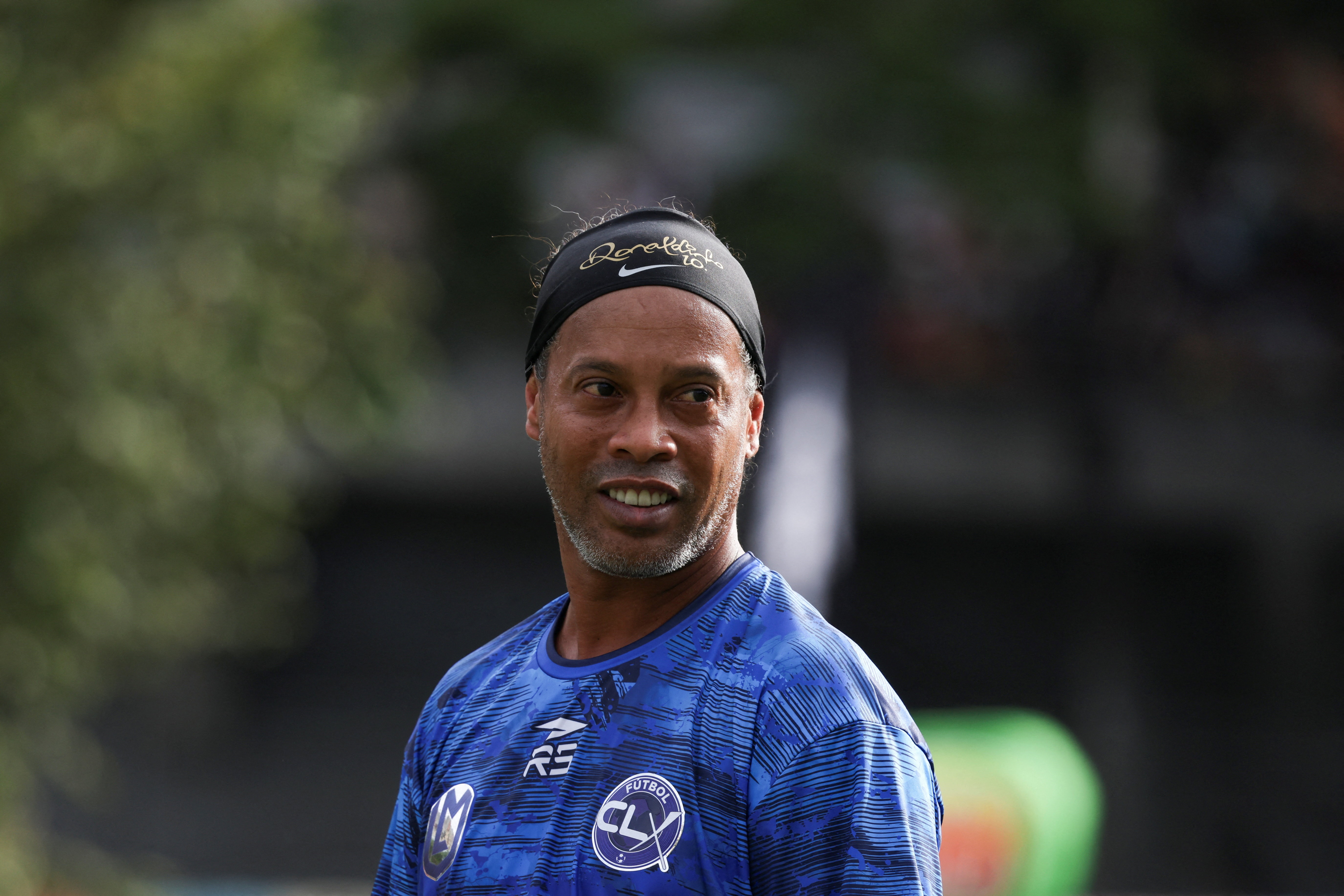 Ronaldinho tai xuat tai Serie C hinh anh
