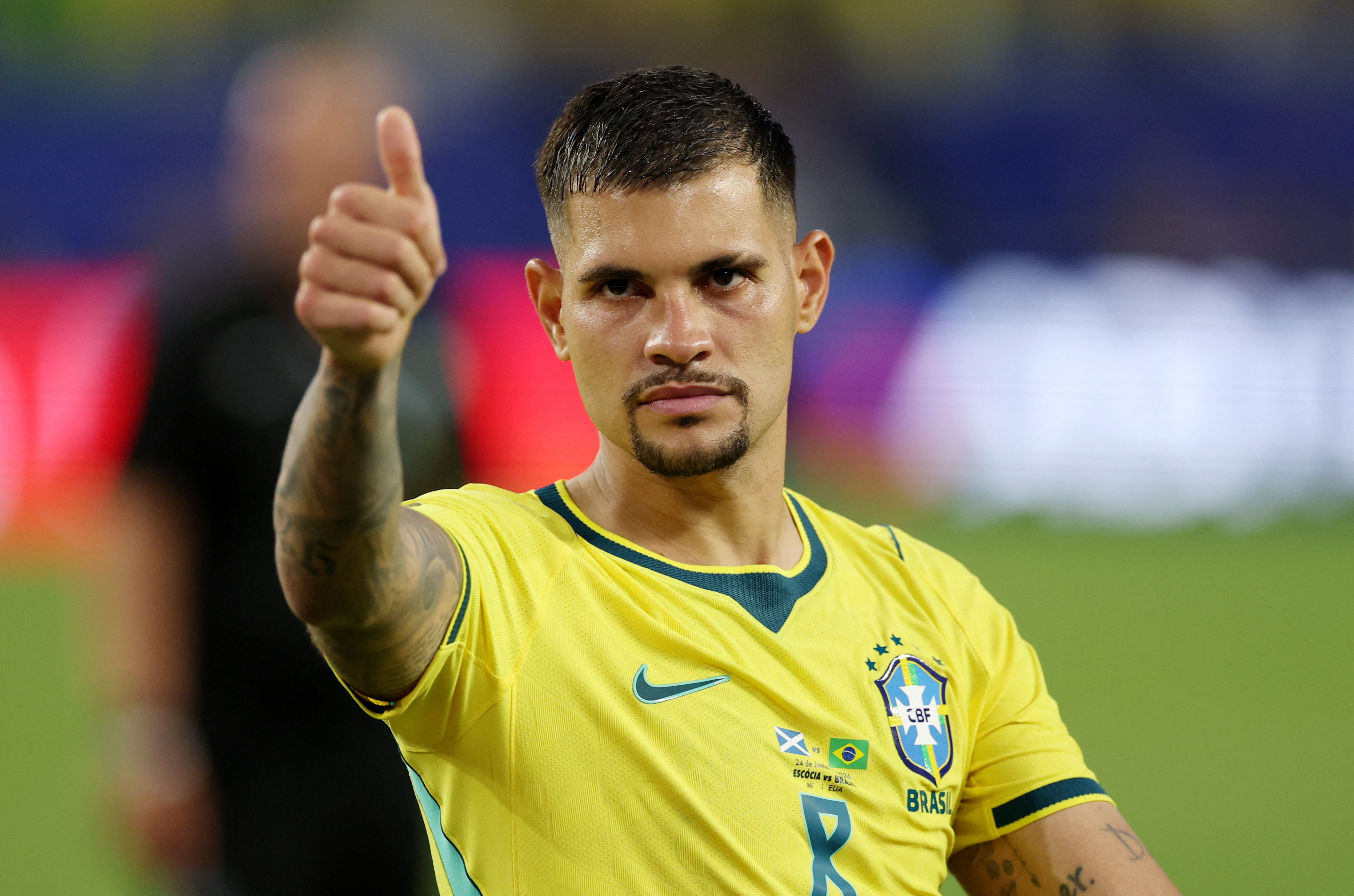 Arsenal choi lon vi Bruno Guimaraes hinh anh