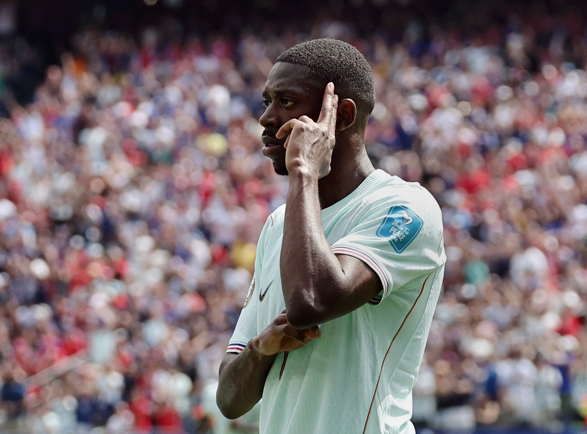 Dembele suyt xo do ky luc 72 nam tai World Cup hinh anh