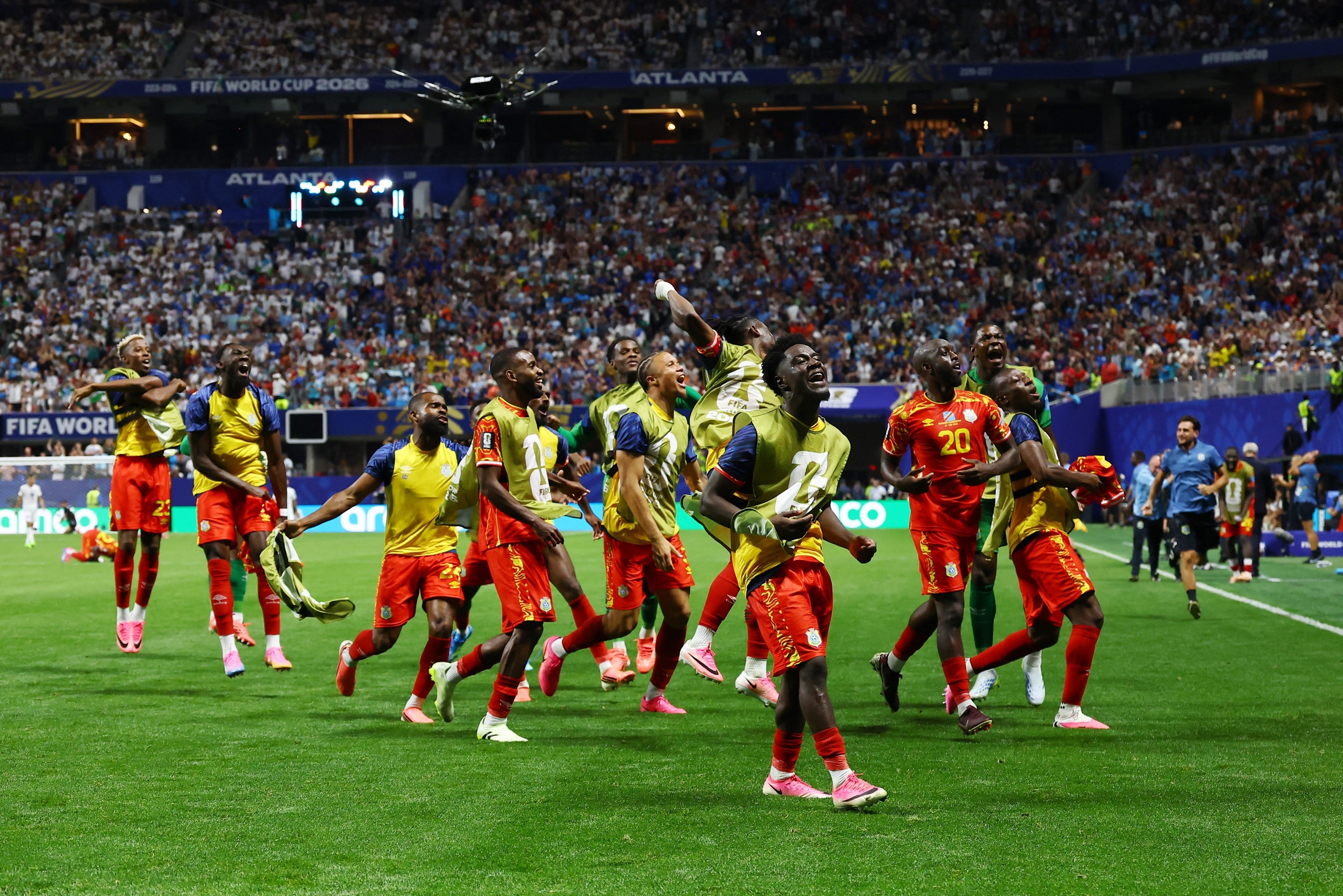 8 doi hang 3 vao vong knock-out World Cup hinh anh