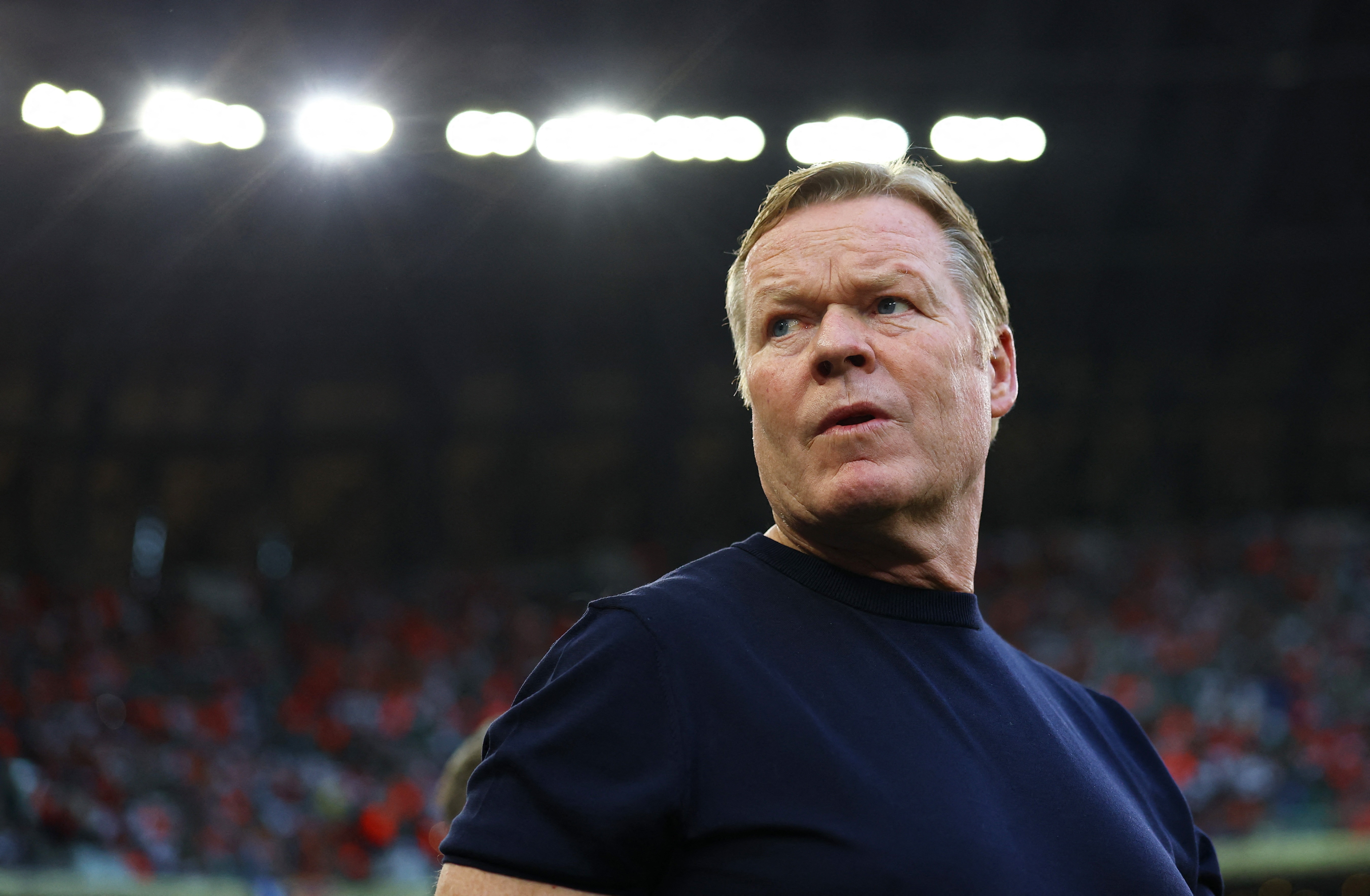 Koeman chia tay tuyen Ha Lan hinh anh