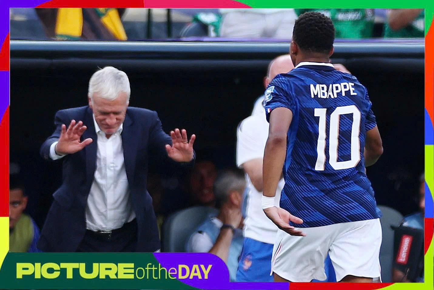 Khoanh khac World Cup: Deschamps nghieng minh truoc Mbappe hinh anh