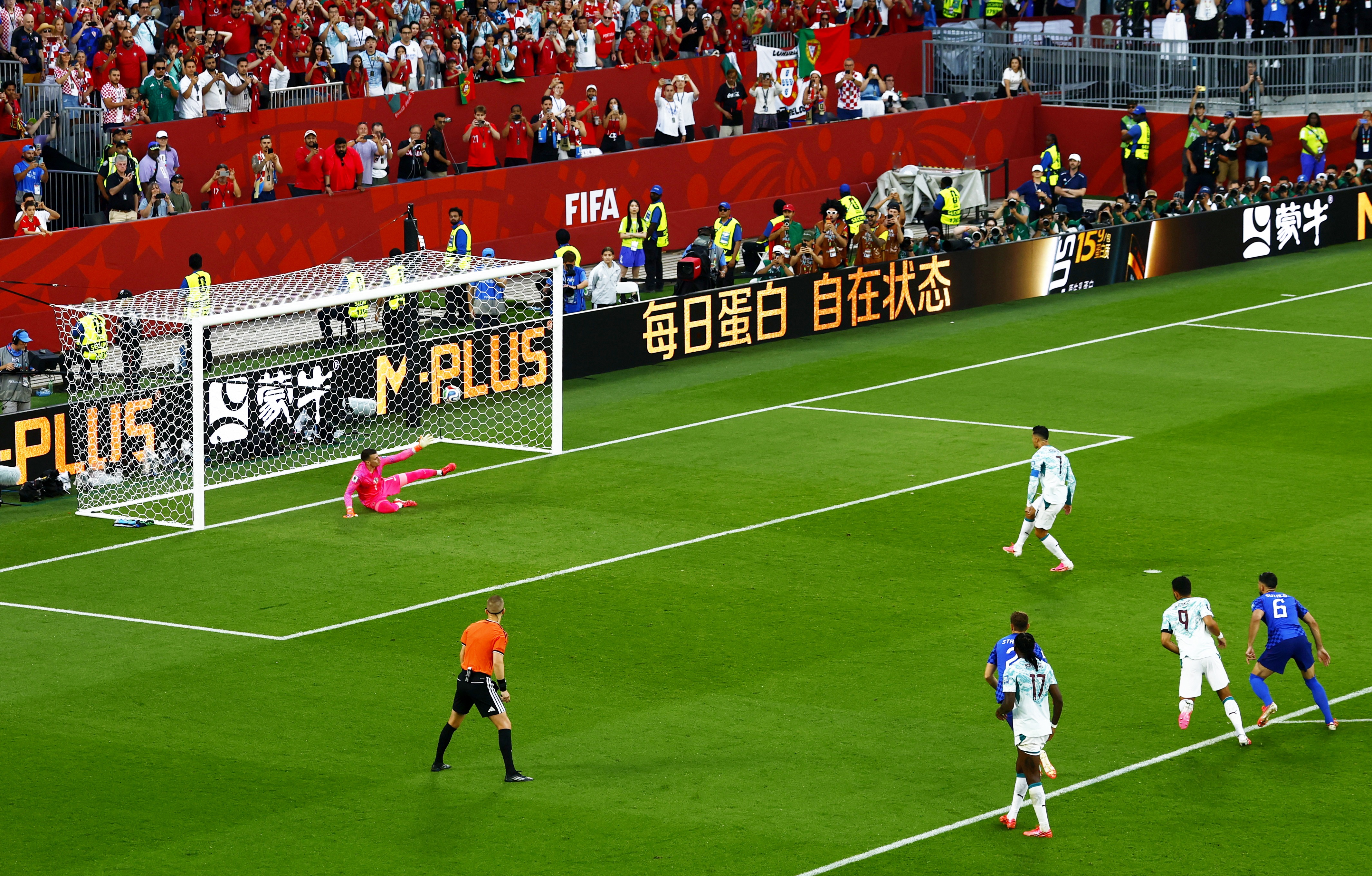 world cup,  cristiano ronaldo,  luka modric anh 5
