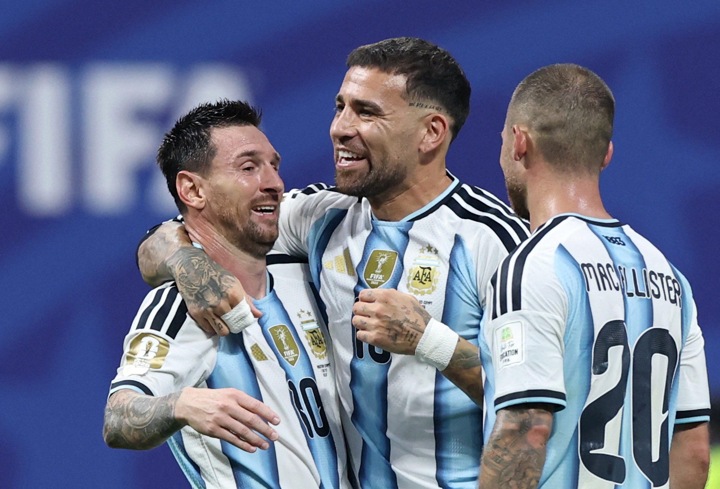 Xac dinh 4 cap dau o tu ket World Cup hinh anh