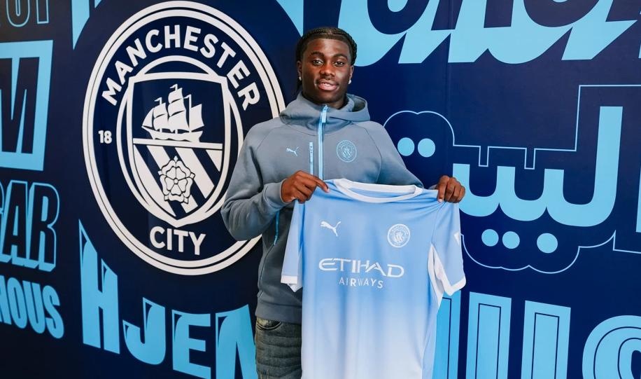 Man City chính thức đón tân binh đầu tiên