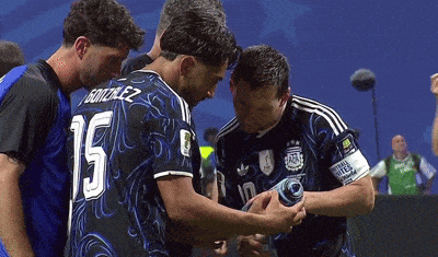 Argentina nhat duoc 'phao thi' cua Pickford hinh anh