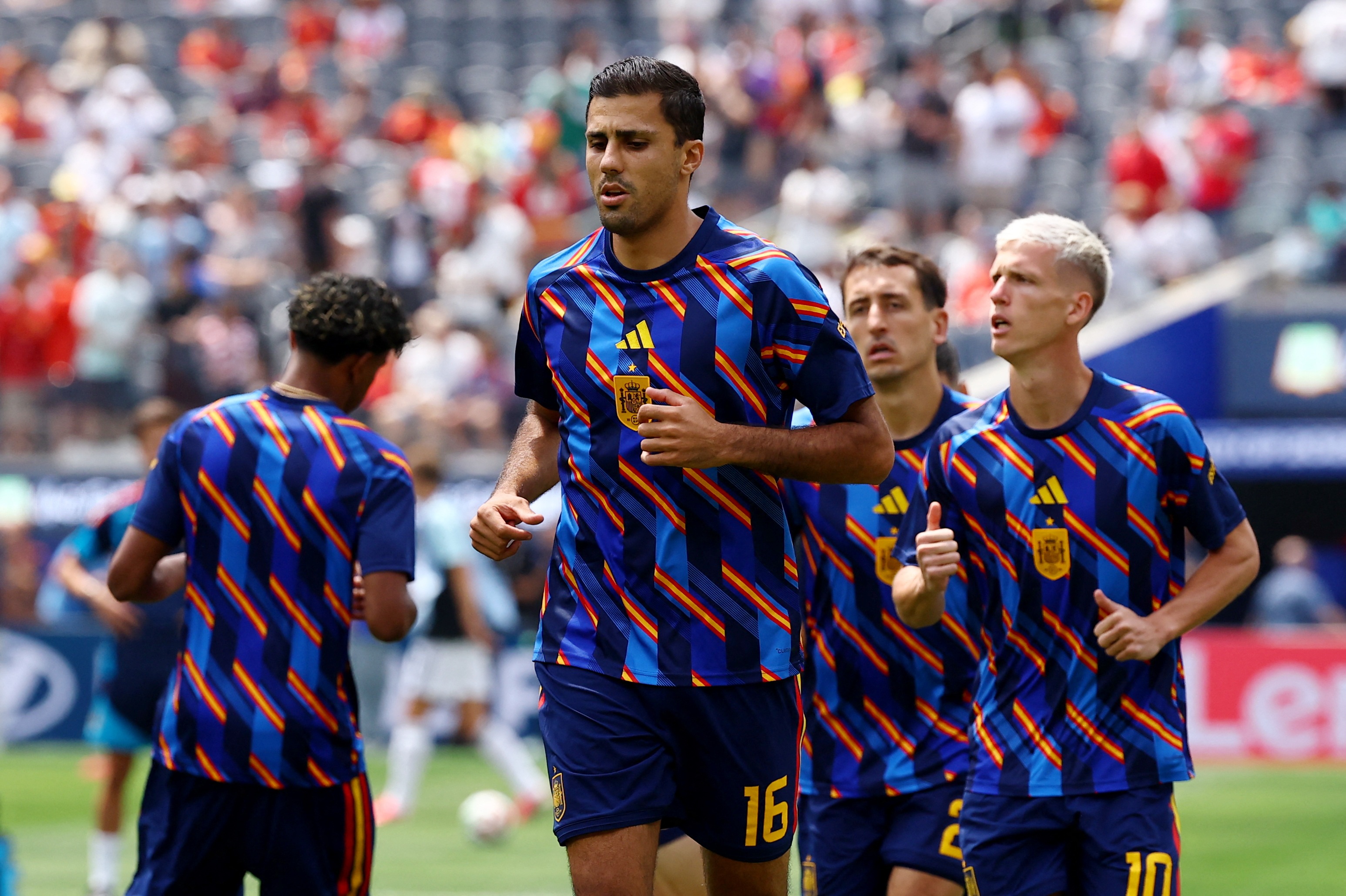 Man City nhận tin sét đánh từ Rodri