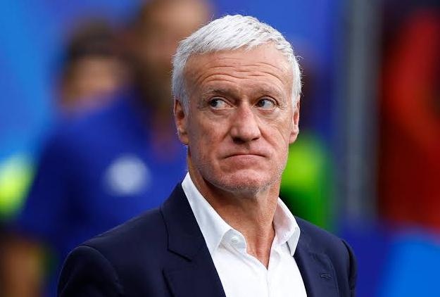 Deschamps nhan de nghi khung sau khi roi tuyen Phap hinh anh