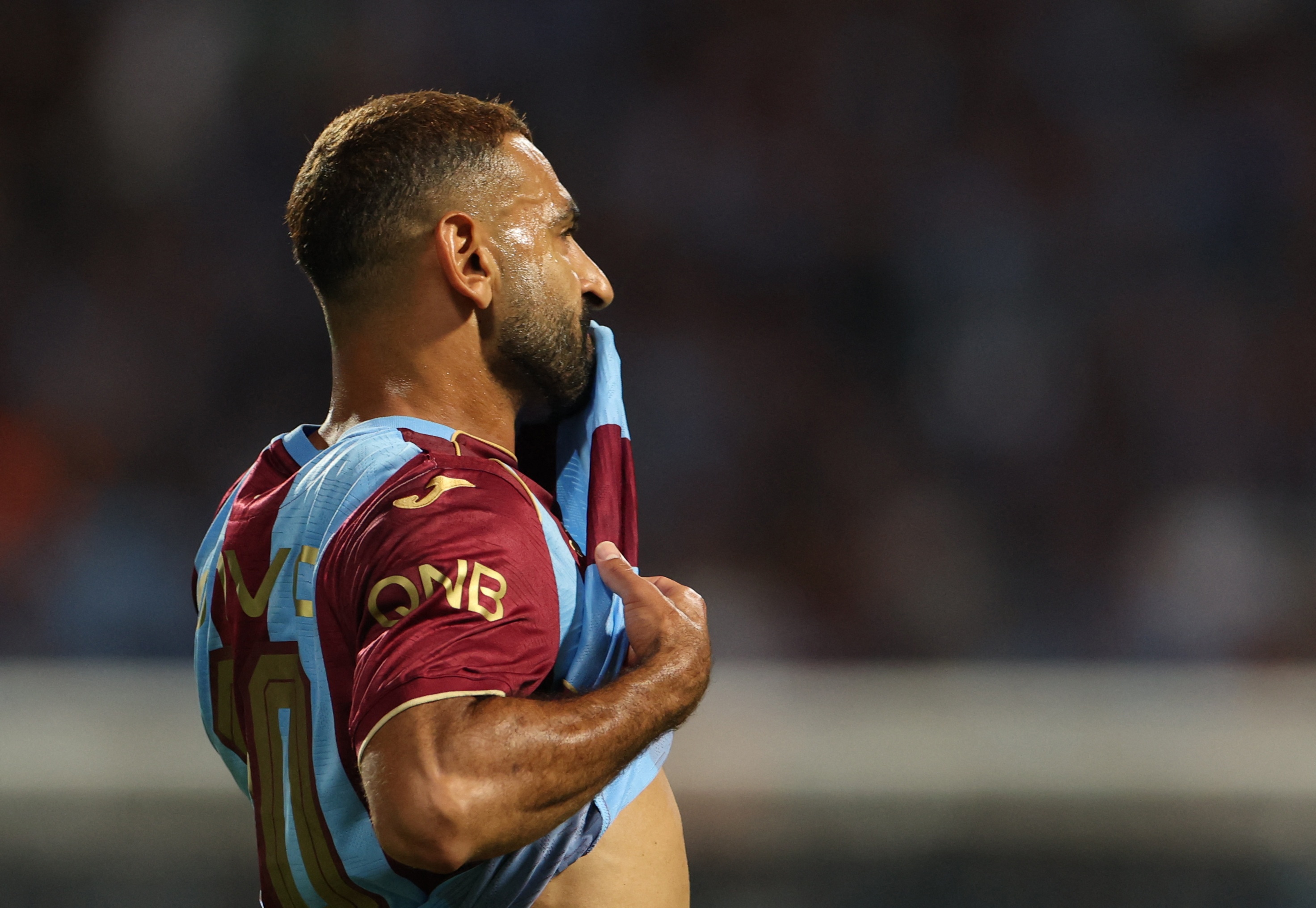 Salah thẫn thờ nhìn Trabzonspor sụp đổ