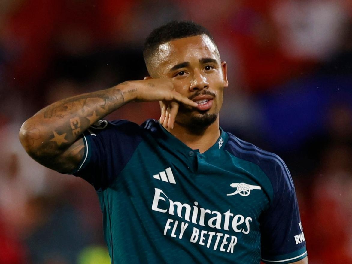 Gabriel Jesus tới Barcelona