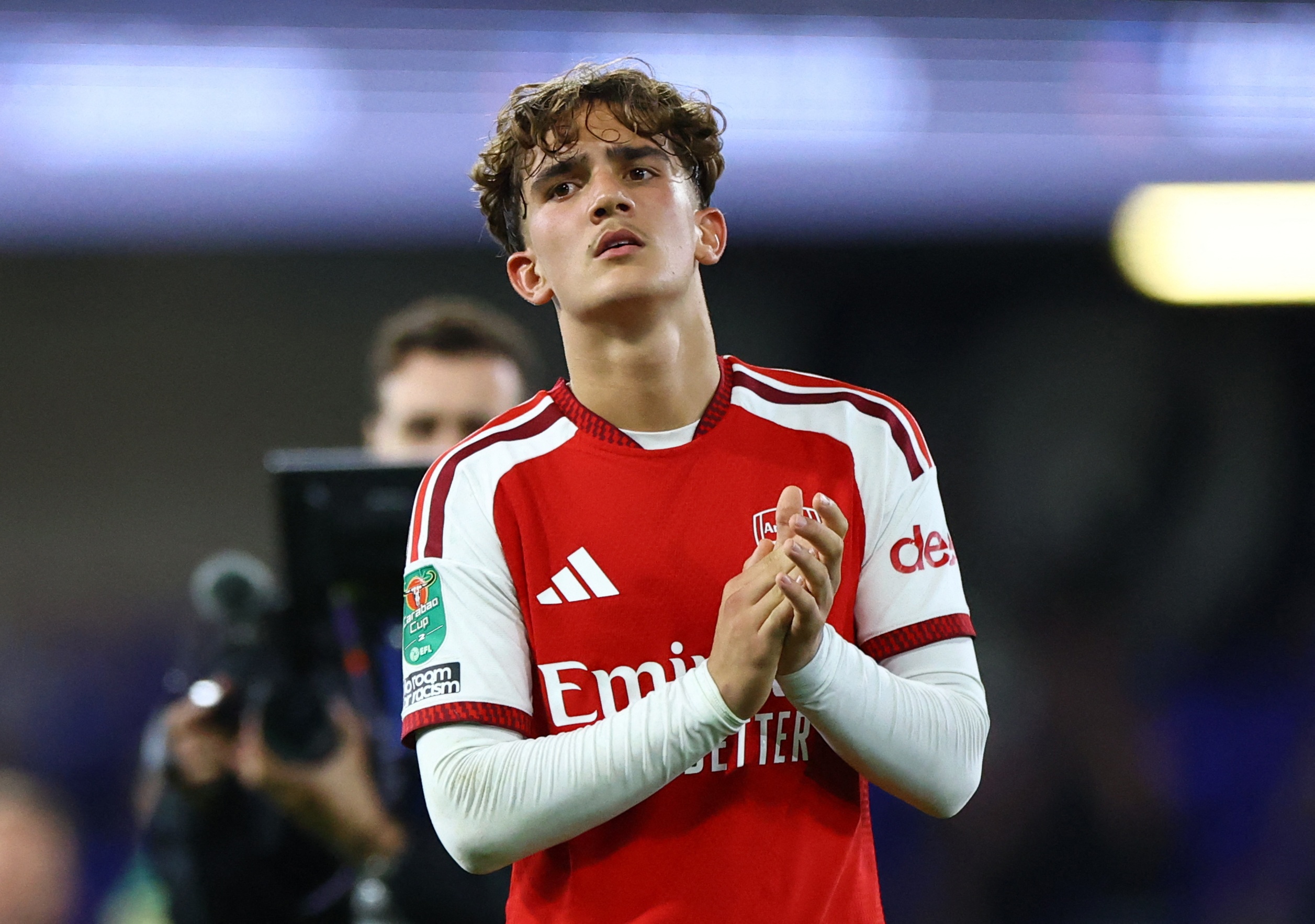 Thần đồng 16 tuổi tỏa sáng giúp Arsenal cuốn phăng Ipswich