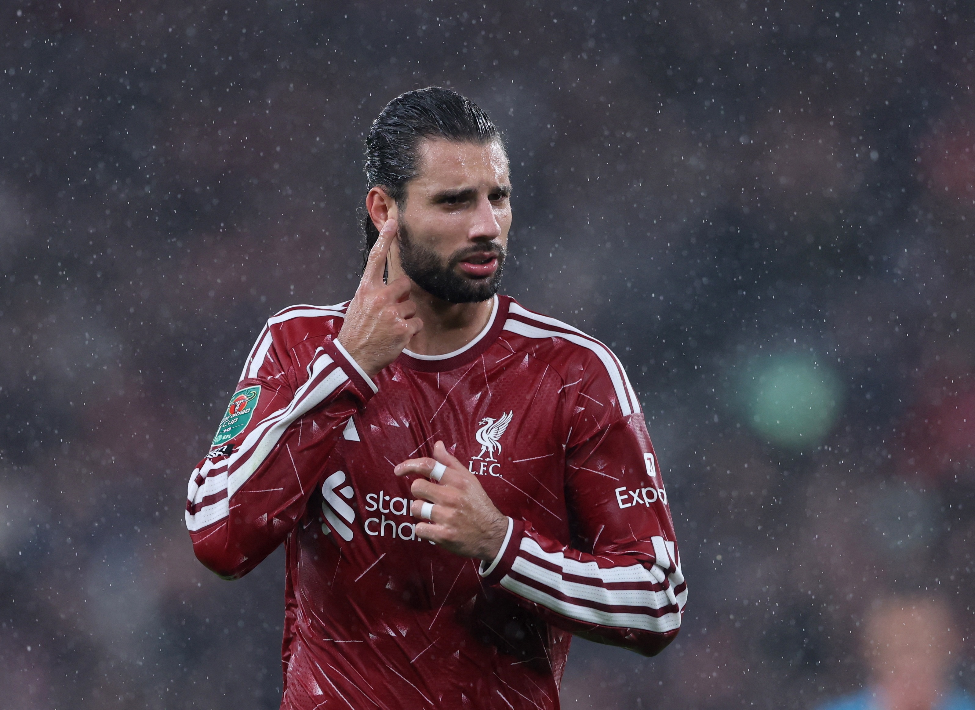 Szoboszlai lập tuyệt phẩm, Liverpool tiễn Tottenham rời Carabao Cup