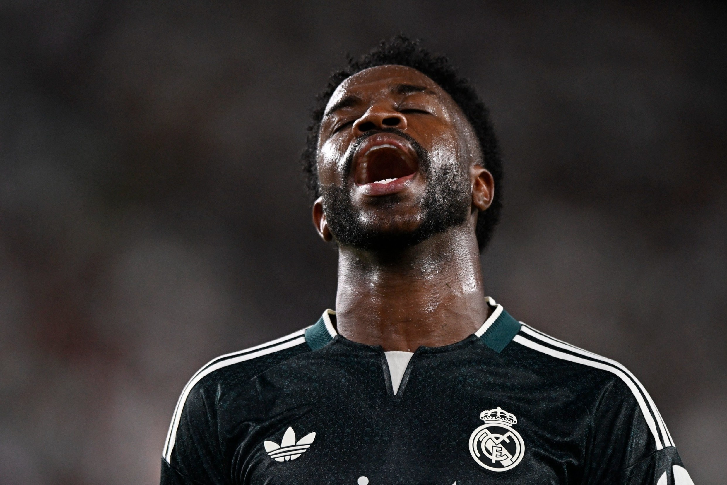 Mourinho hết kiên nhẫn với Vinicius