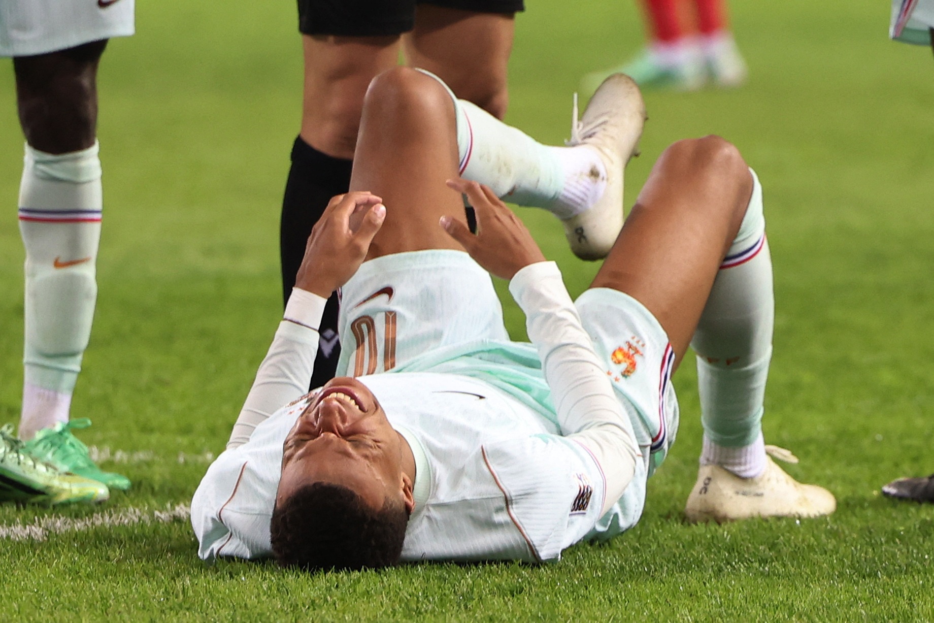 Mbappe rời tuyển Pháp