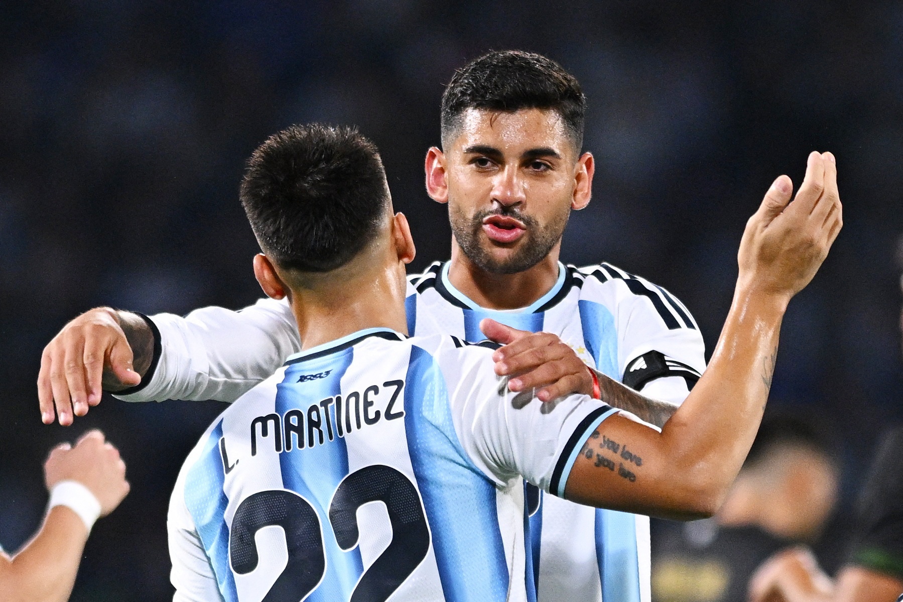 Vắng Messi, Argentina vẫn thắng dễ Bolivia