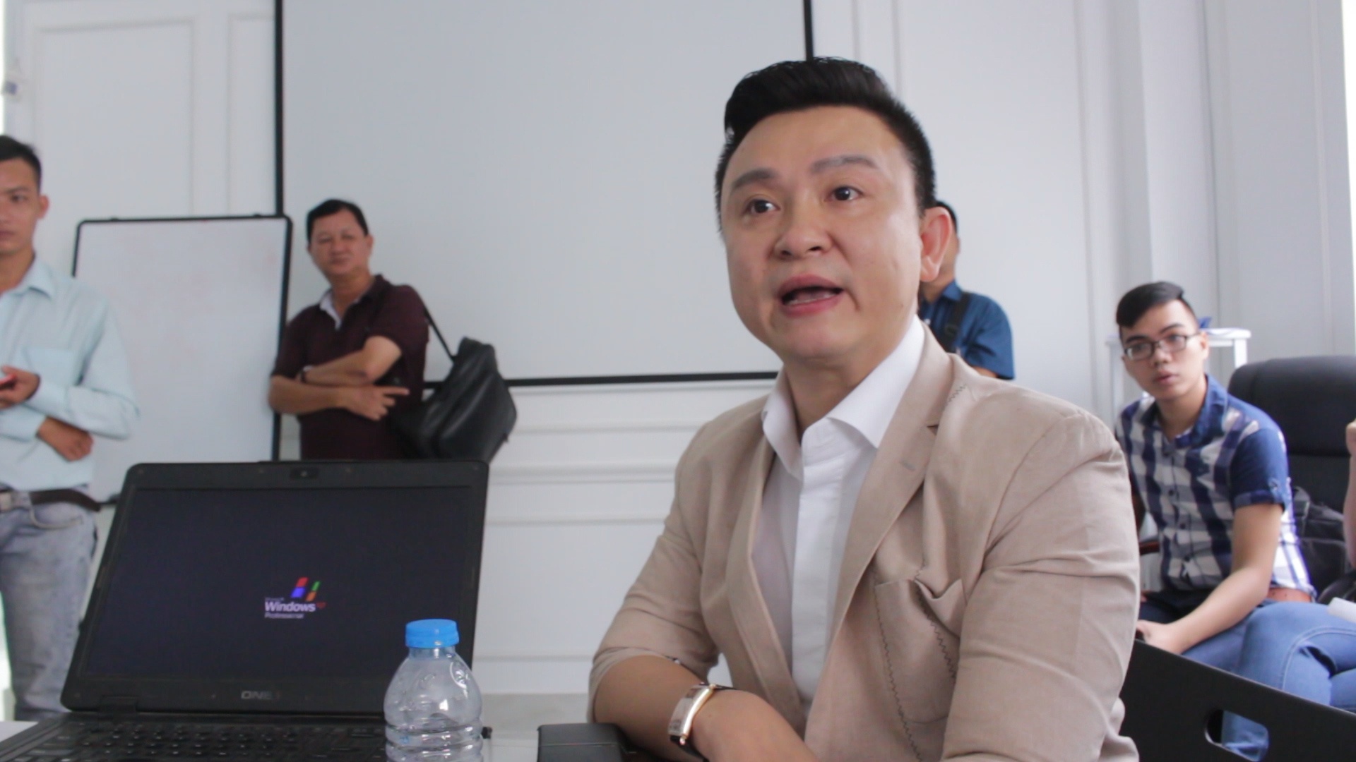 Diep Khac Cuong: 'Toi la cong cu, nan nhan nang nhat cua iFan' hinh anh