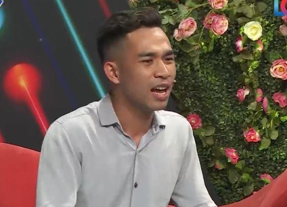 Chang trai di hen ho nhung lai muon ban gai phai chia tien pho hinh anh