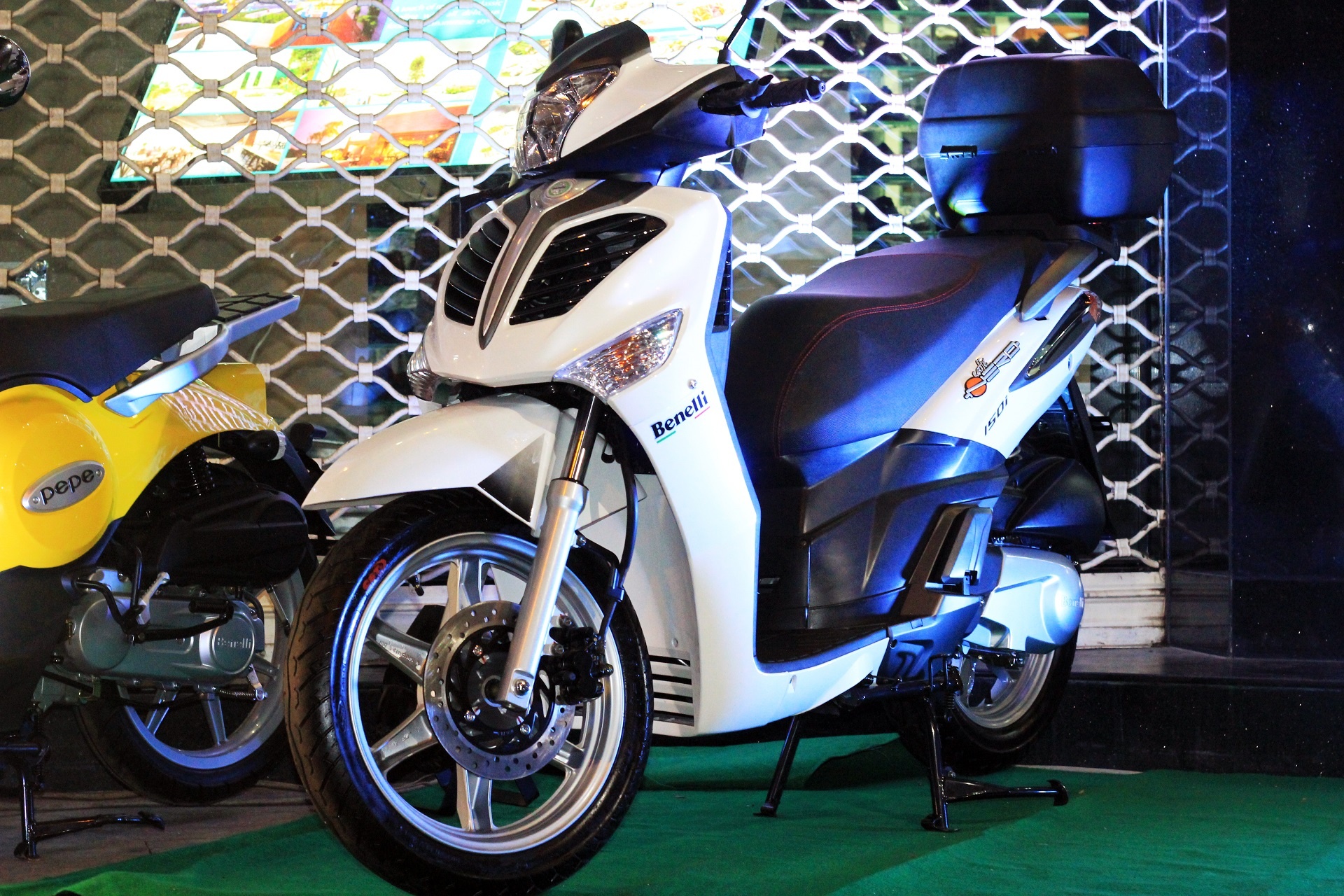 Benelli ra mat Caffe Nero -  doi thu SH gia tu 62 trieu hinh anh