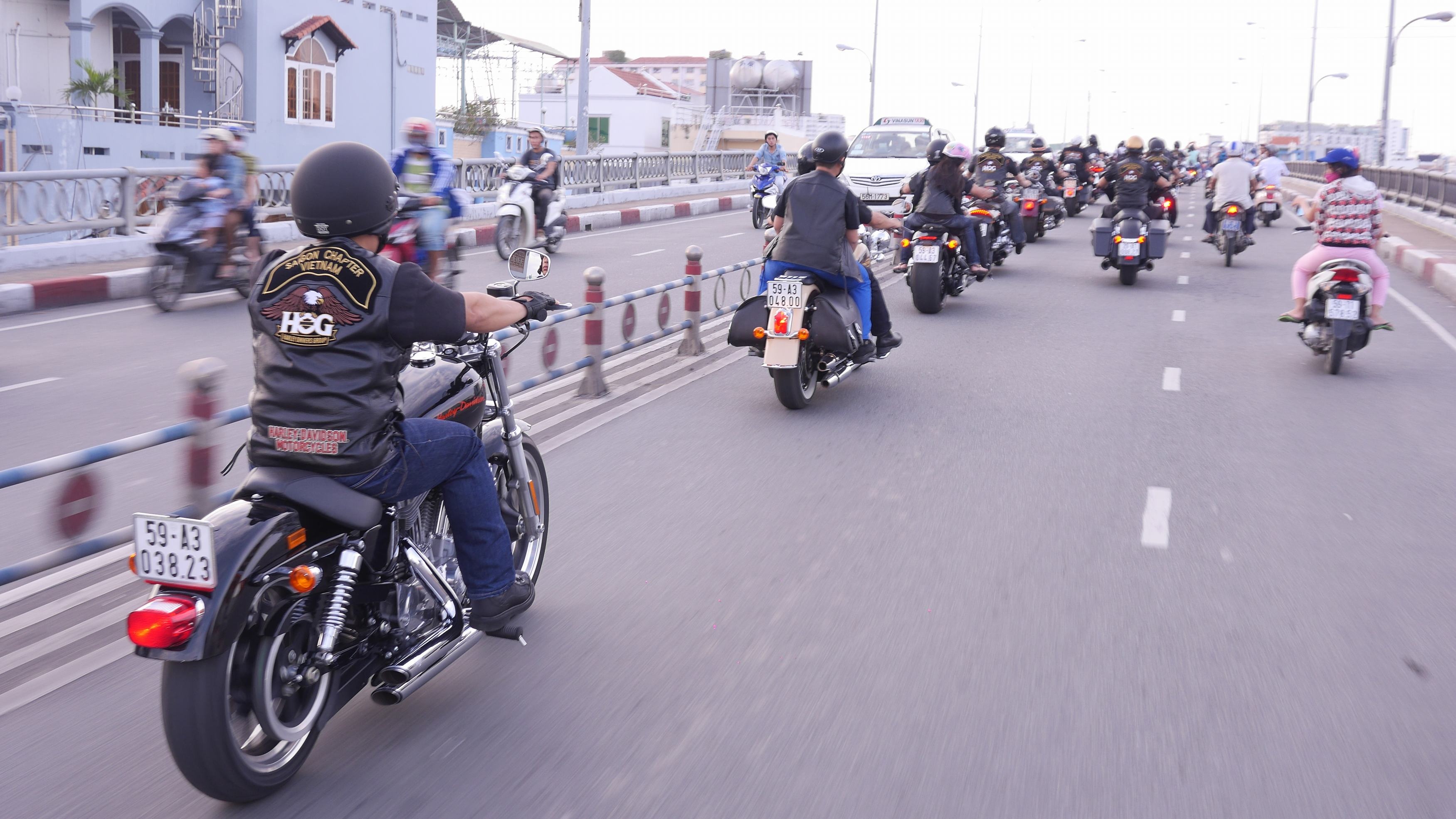 60 chiec Harley Davidson dieu hanh o Sai Gon hinh anh