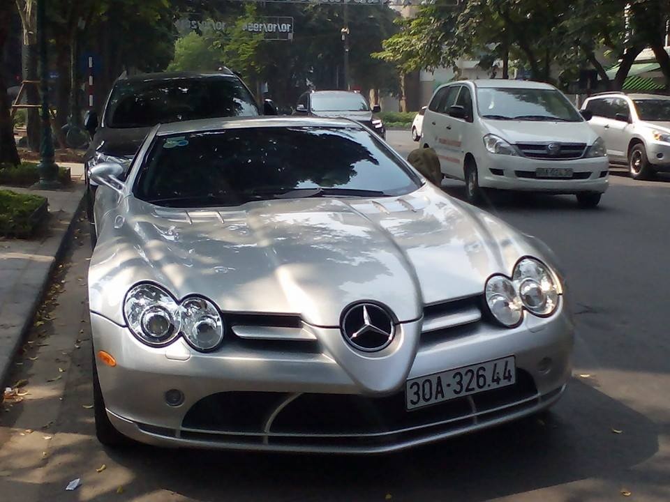 SLR Mclaren doc nhat Viet Nam ra bien trang Ha Noi hinh anh