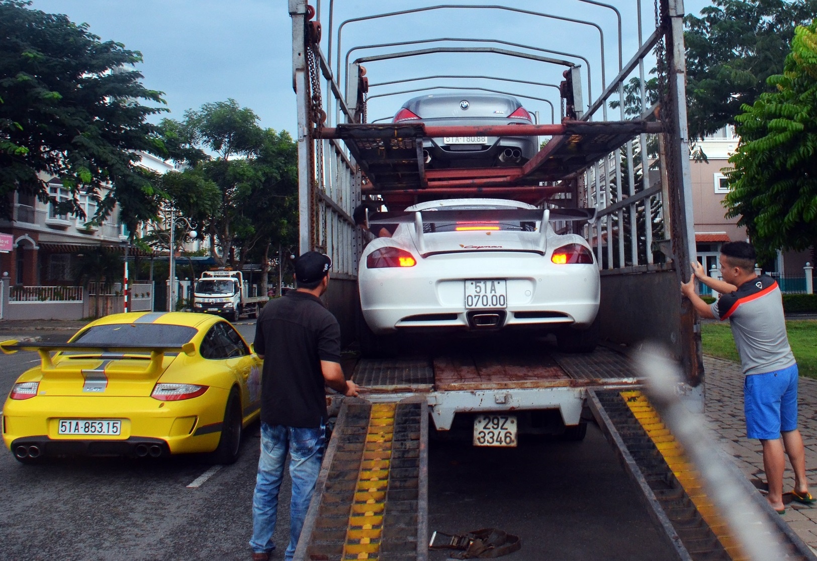 Van chuyen dan sieu xe tu Sai Gon ra Binh Dinh lam dam cuoi hinh anh