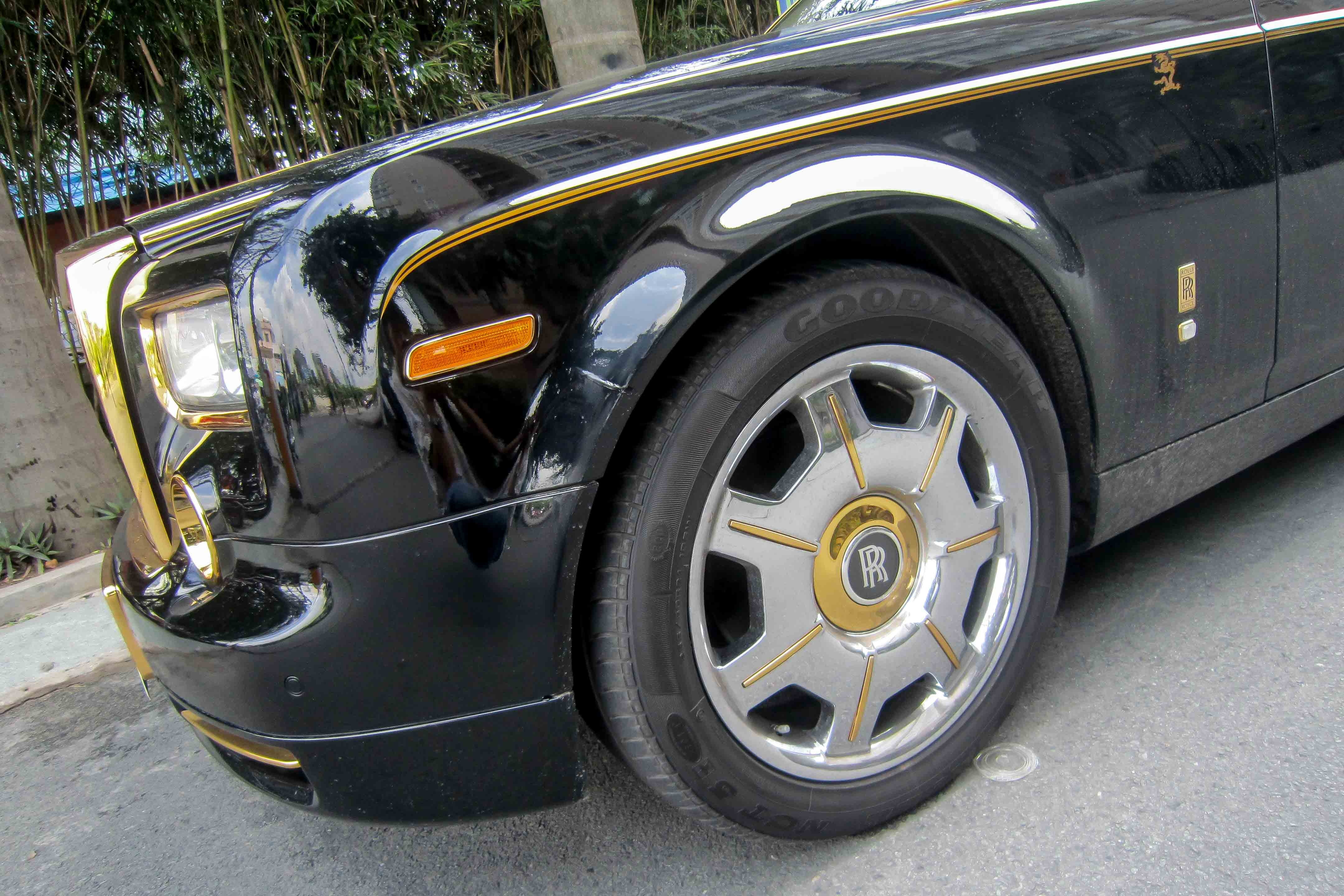 Can canh Rolls-Royce ma vang bien Quang Ninh tai Sai Gon hinh anh