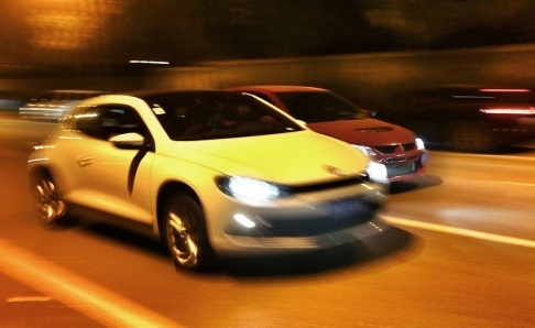 Dua xe trai phep o Hong Kong hinh anh