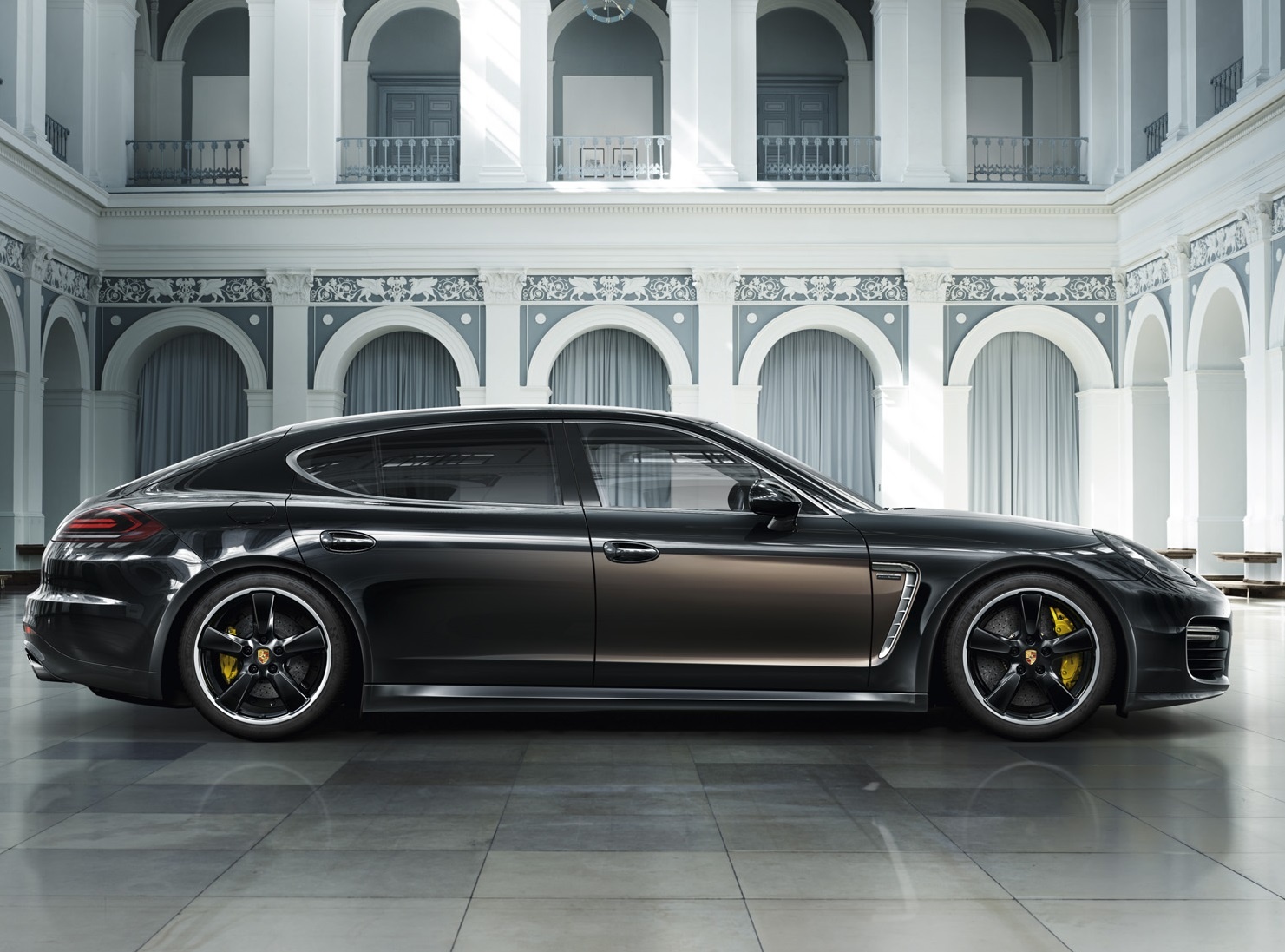 Ra mat Porsche Panamera Exclusive gia 13,8 ty dong hinh anh