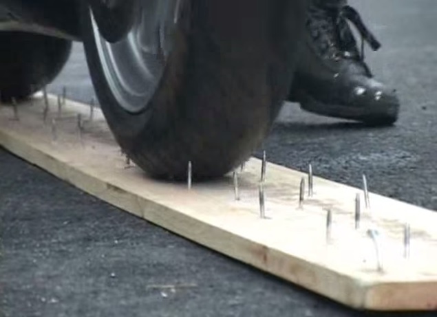 Cong nghe lop xe chong ‘dinh tac’ hinh anh