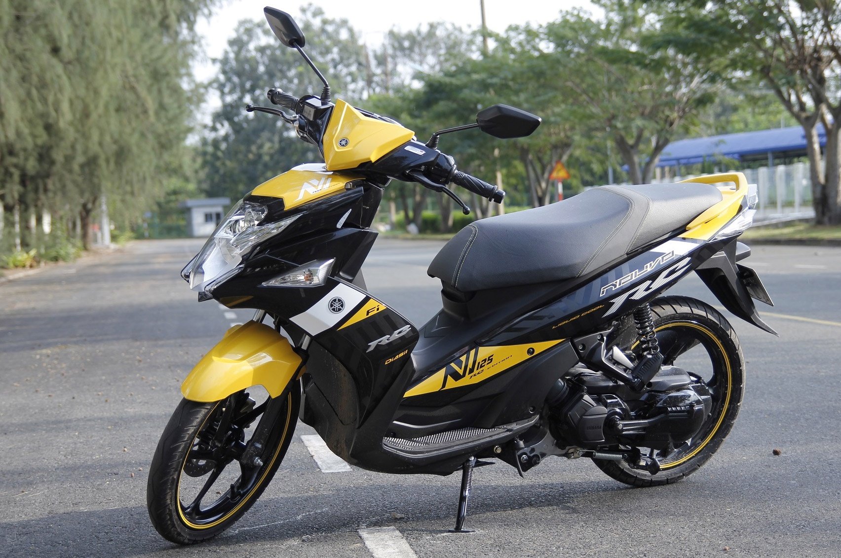 Nouvo 6 chay 100 km ton 2 lit xang hinh anh