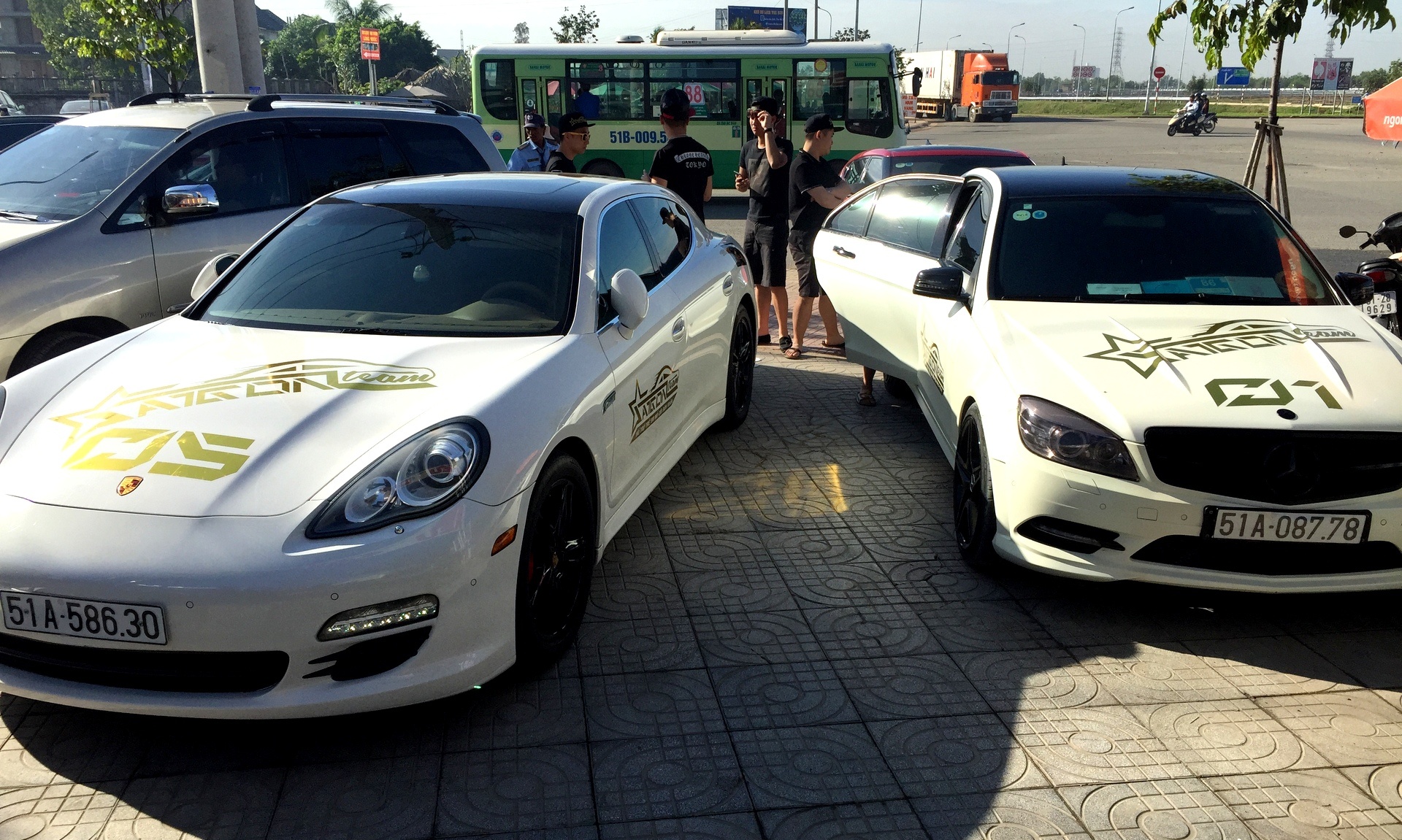 Dan xe sang Sai Gon tu hop lam tu thien hinh anh