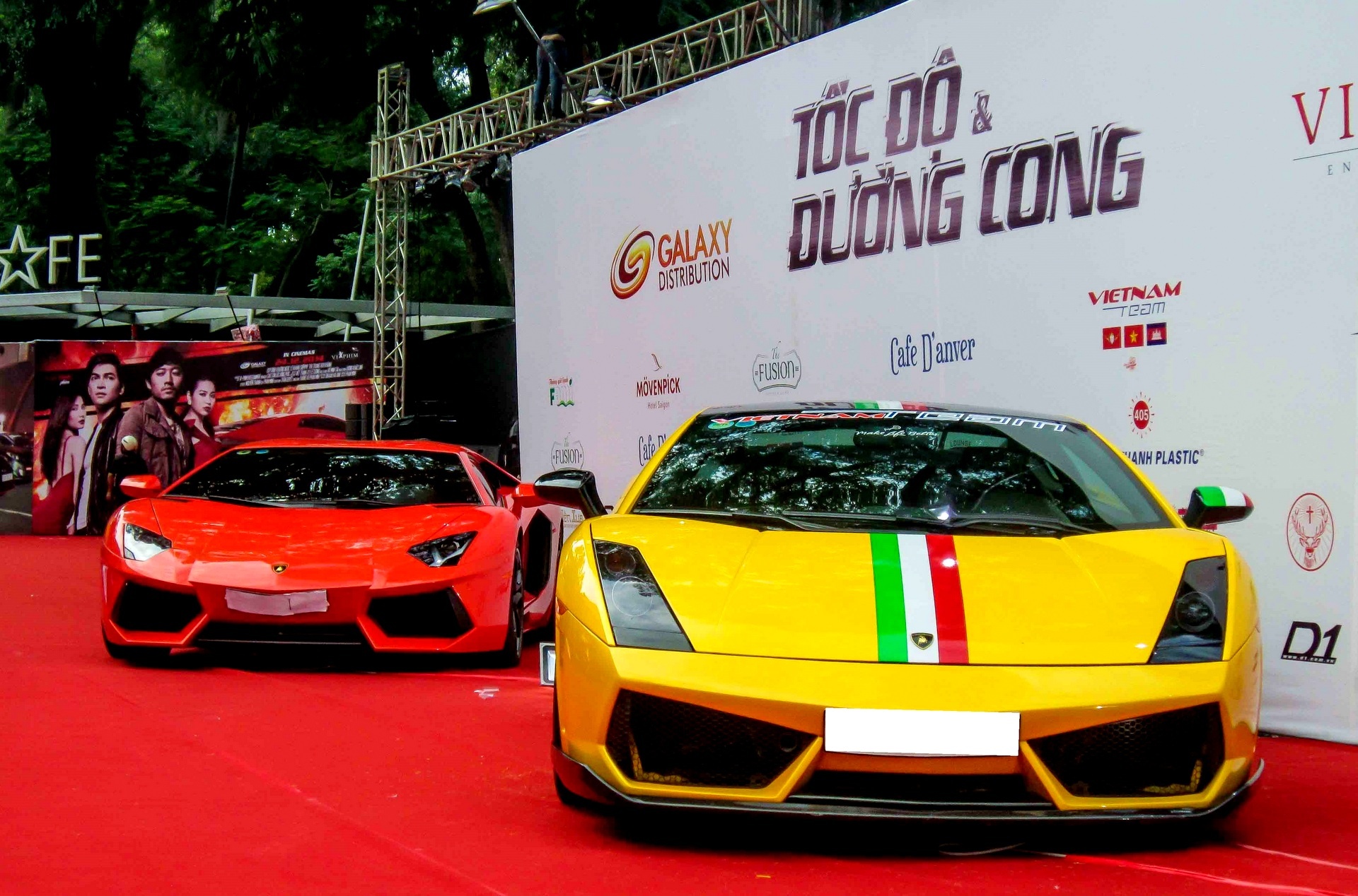 Sieu xe Minh 'nhua' tren tham do Toc do va duong cong hinh anh