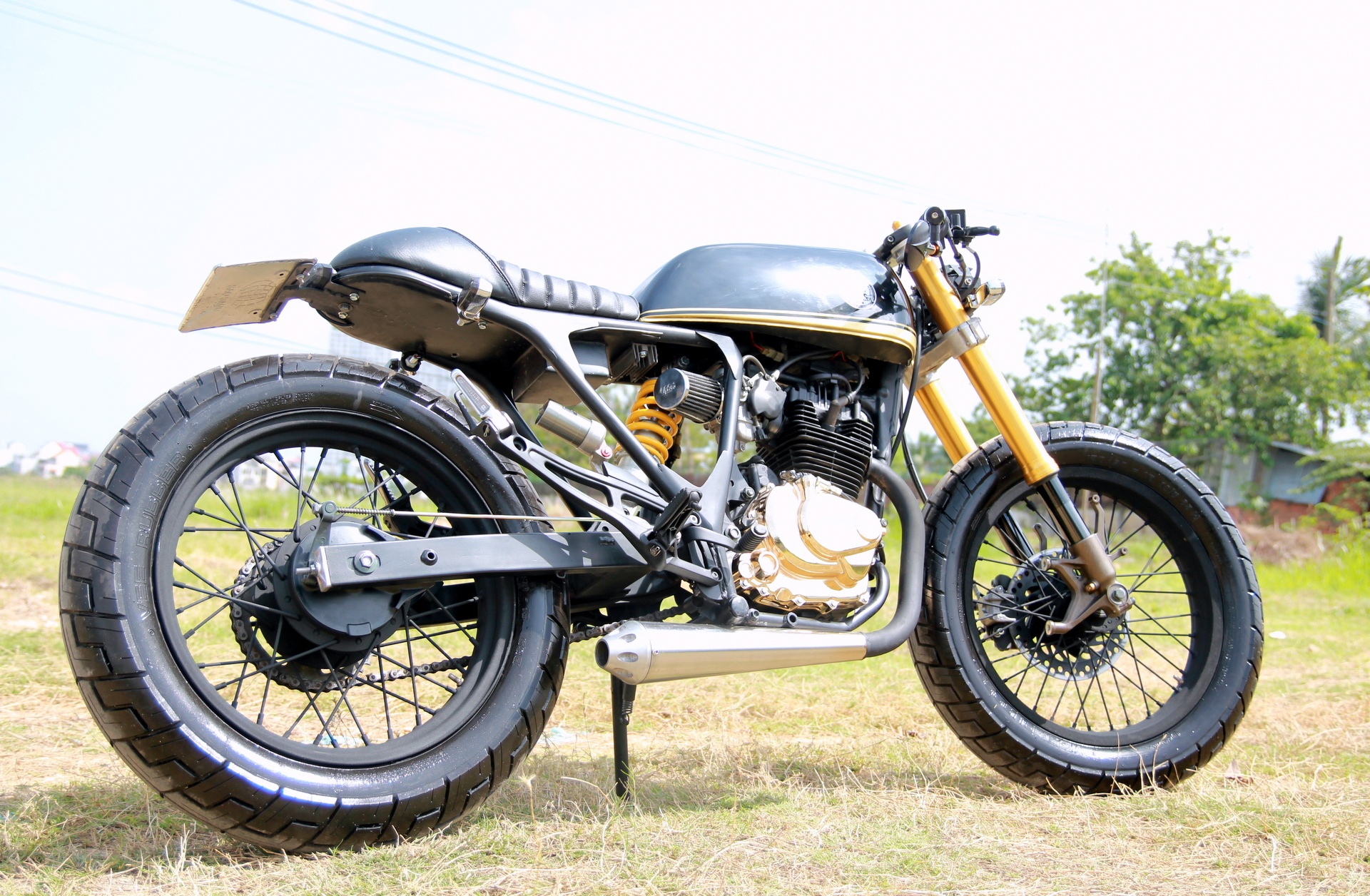 Xe con tay co nho bien hinh duoi tay tho Sai Gon hinh anh