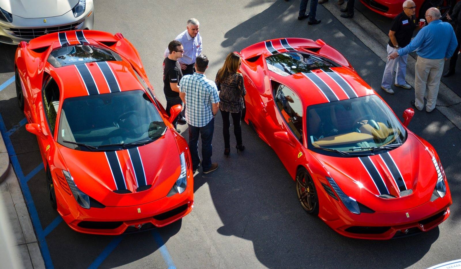 Dan sieu xe Ferrari di choi Tet tai My hinh anh