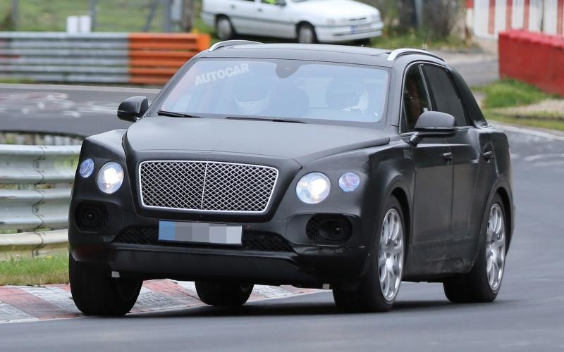 Bentley SUV bi phat hien tren duong thu hinh anh