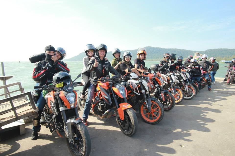 Hang chuc chiec KTM o Sai Gon kham pha mien Tay hinh anh