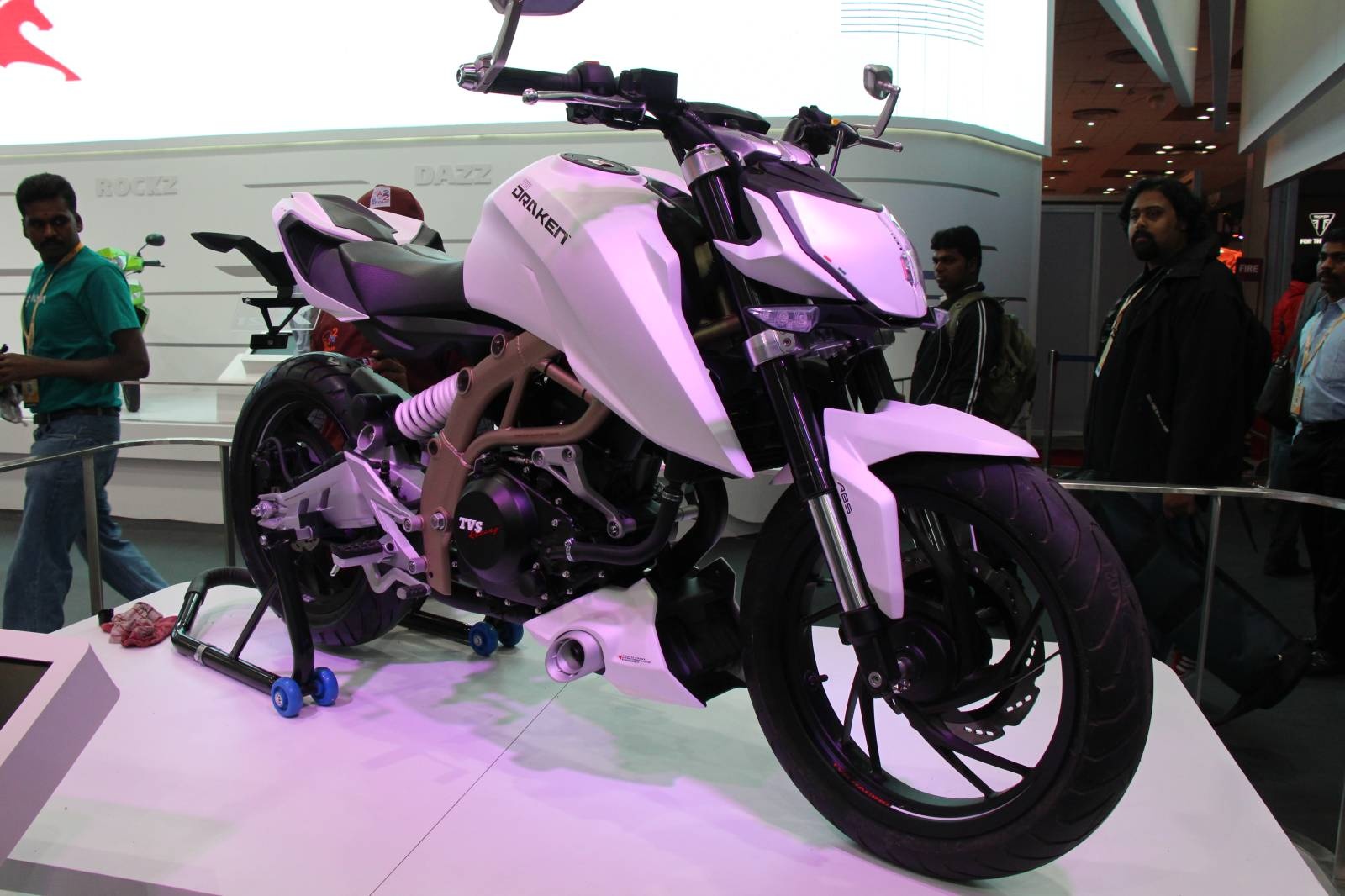 BMW san xuat moto gia re cho nguoi moi lay bang A2 hinh anh