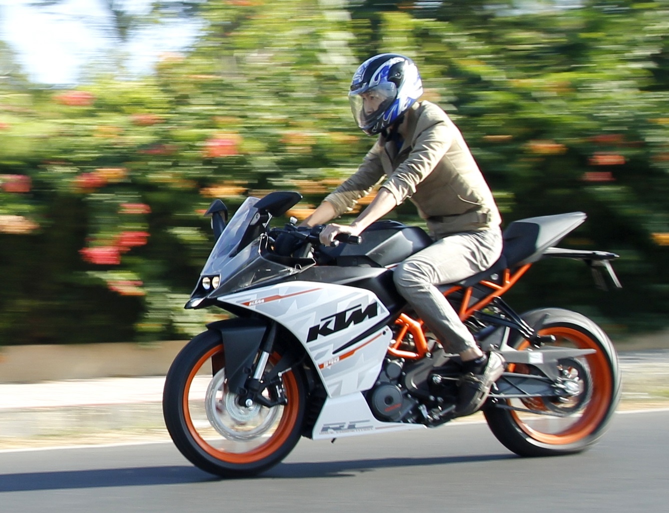 Danh gia KTM RC390 vua ban tai Viet Nam hinh anh