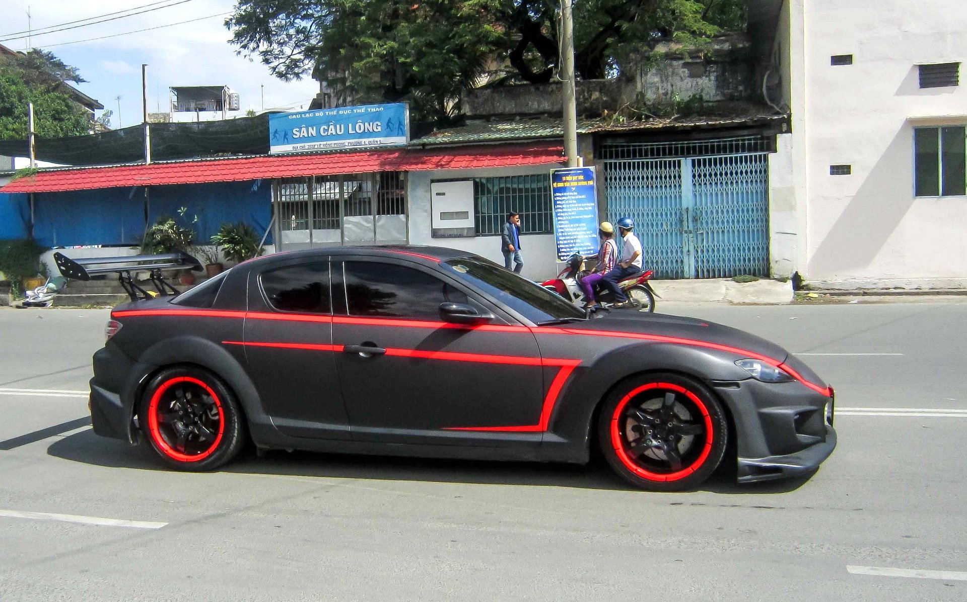 Mazda RX-8 do theo phong cach phim vien tuong o Sai Gon hinh anh