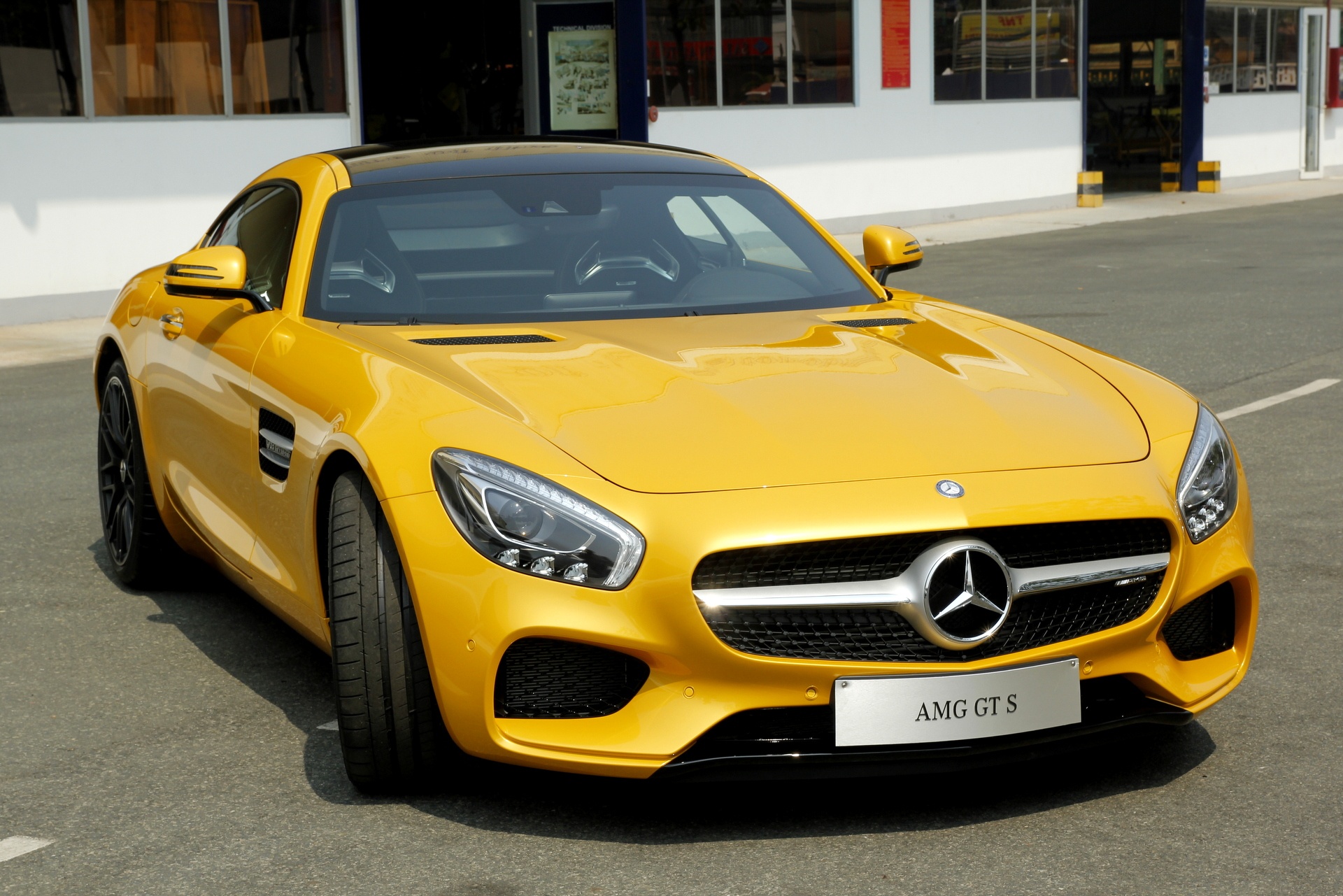 Sieu xe Mercedes GT hon 8 ty dau tien ve Viet Nam hinh anh