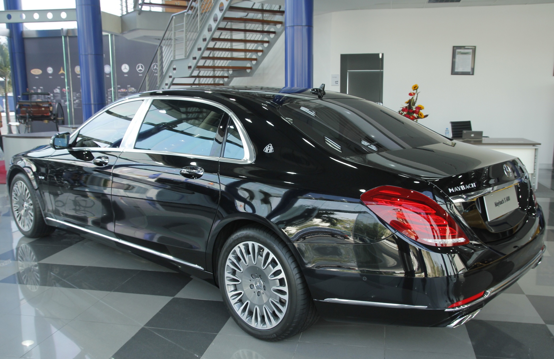 Mercedes-Maybach S600 gan 10 ty ra mat thi truong Viet hinh anh