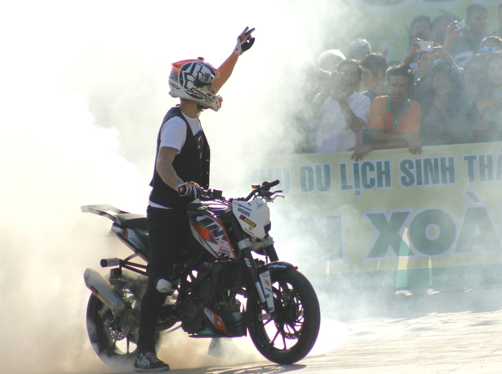 Huyen thoai trinh dien moto mao hiem chinh phuc khan gia VN hinh anh