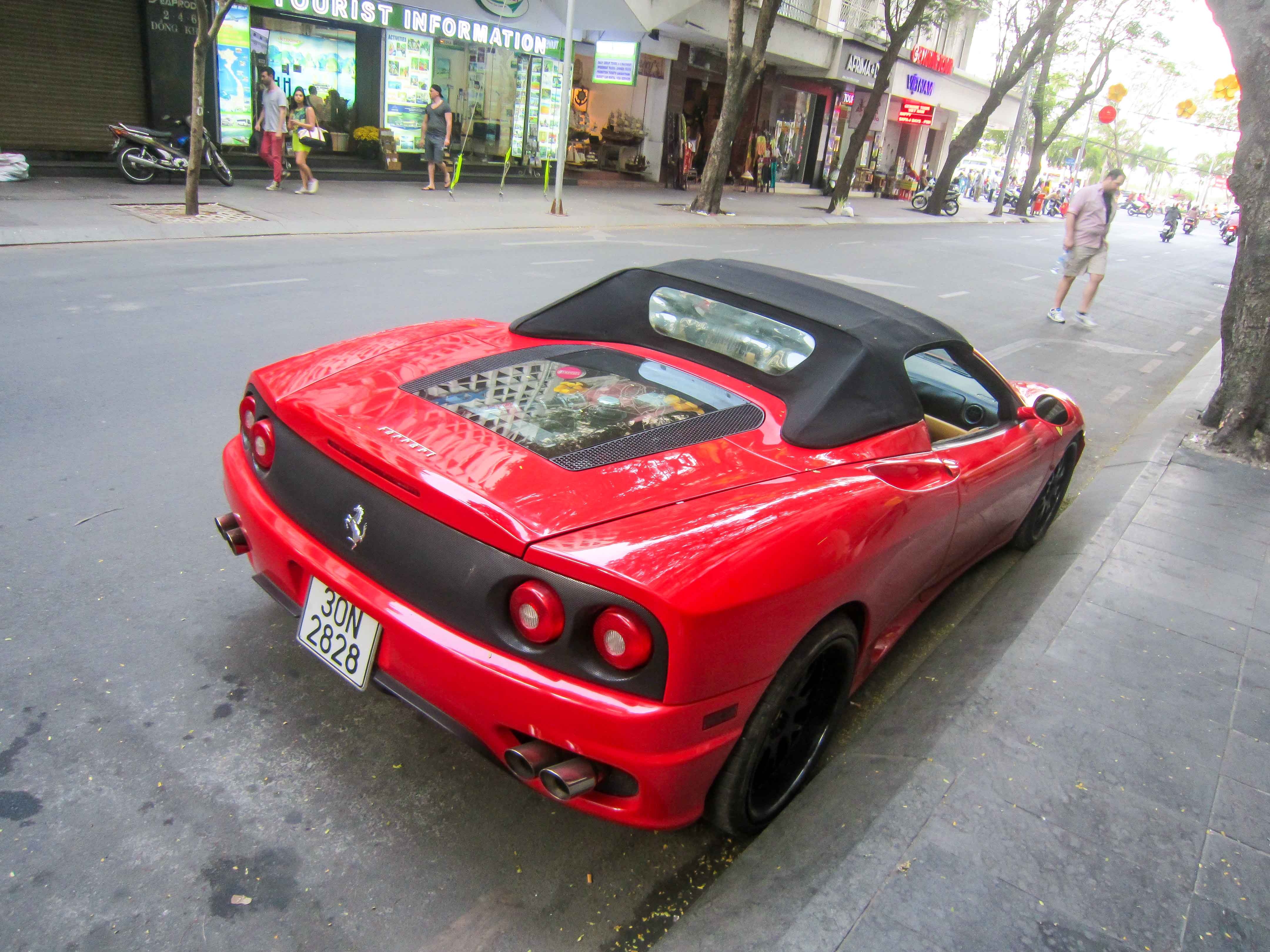 Sieu xe Ferrari F360 dao pho Sai Gon dau nam hinh anh