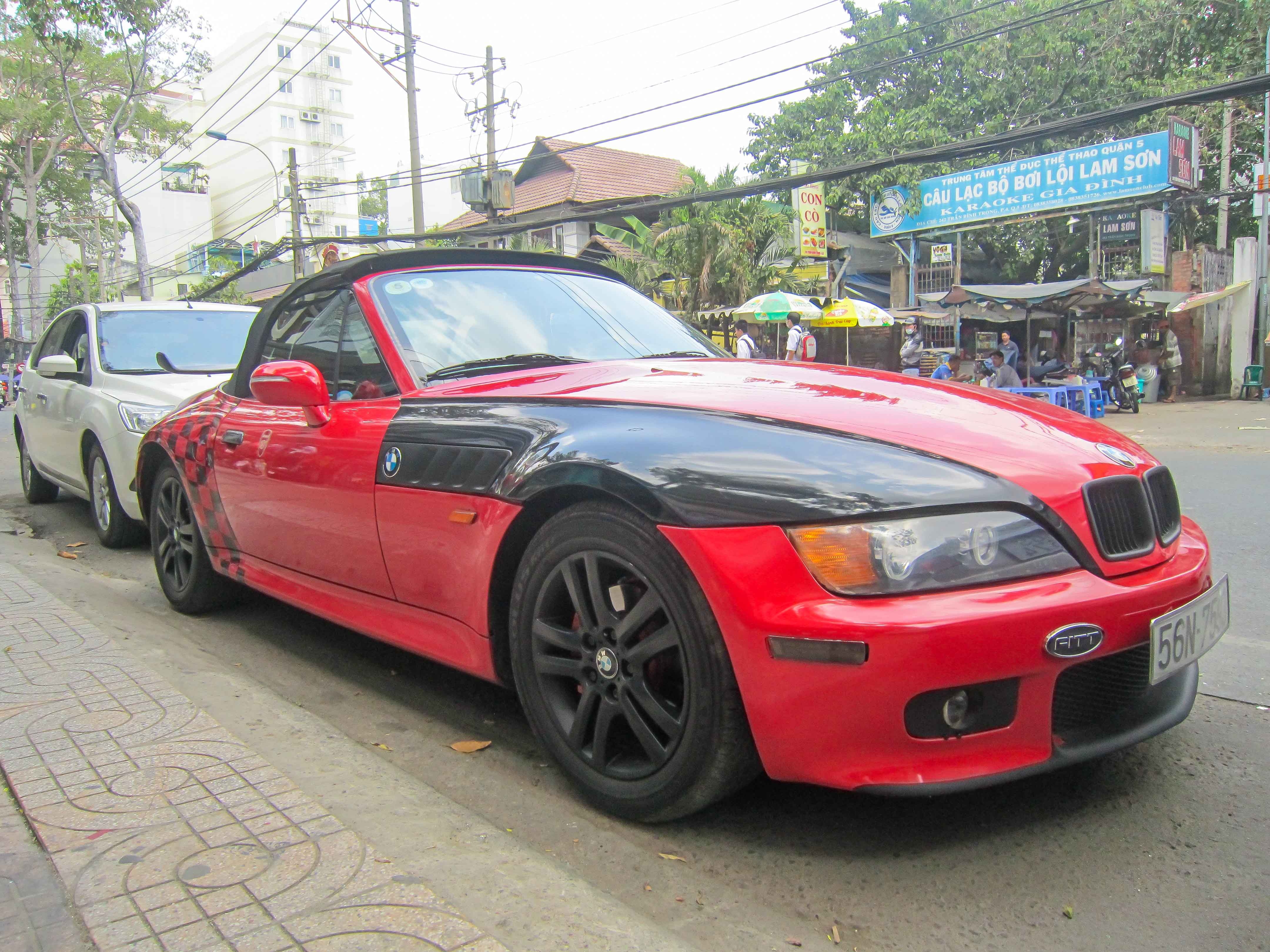 Xe the thao cua diep vien 007 tai Viet Nam hinh anh