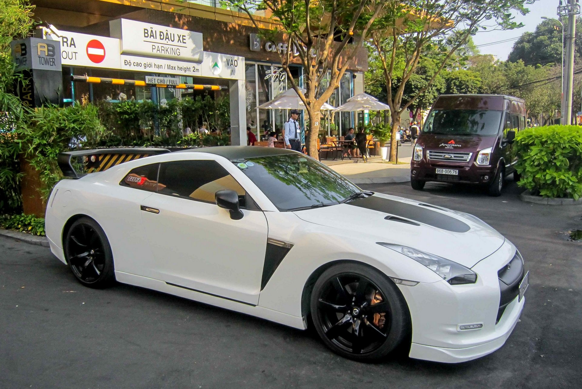 Nissan GTR do tu den sang trang o Sai Gon hinh anh