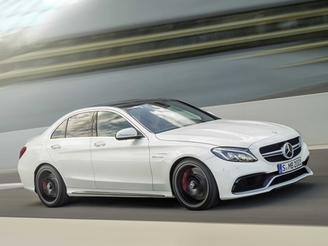 Xe sedan nhỏ hàng cao cấp (Upscale Small Cars): Mercedes-Benz C-Class.