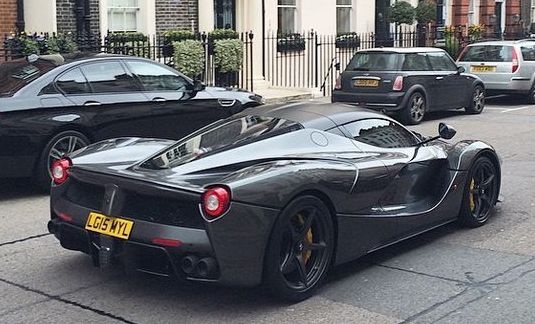 Dau bep noi tieng mua sieu xe LaFerrari hinh anh